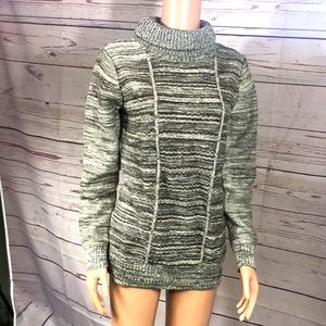 LIZ Claiborne Turtleneck sweater